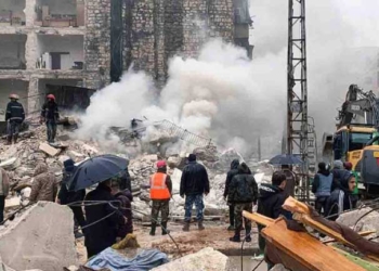 Daños materiales tras el derrumbe de un edificio en la ciudad siria de Alepo a causa del terremoto de magnitud 7,4 en el sur de Turquía - -/SANA/dpa