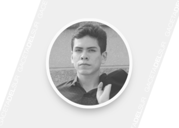 Aarón Mariscal es Lic. en Ciencias de la Comunicación por la Universidad Autónoma 'Gabriel René Moreno' (UAGRM) y diplomado en Educación Superior por la Universidad Real de la Cámara Nacional de Comercio (UReal).