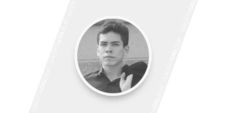 Aarón Mariscal es Lic. en Ciencias de la Comunicación por la Universidad Autónoma 'Gabriel René Moreno' (UAGRM) y diplomado en Educación Superior por la Universidad Real de la Cámara Nacional de Comercio (UReal).