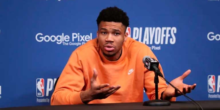 Giannis Antetokounmpo en rueda de prensa | Foto Agencias