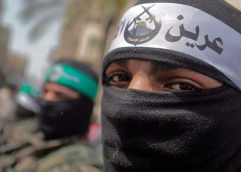 Se intensifican los enfrentamientos entre israelíes y palestinos tras las tensiones de los últimos díasLos enfrentamientos entre israelíes y palestinos se han intensificado en las últimas 24 horas, de acuerdo con medios palestinos se han registrado al menos 16 tiroteos y 60 "actos de resistencia" que han dejado ya tres fallecidos, más de una decena de heridos y 22 detenciones.Leer más: https://www.europapress.es/internacional/noticia-intensifican-enfrentamientos-israelies-palestinos-tensiones-ultimos-dias-20230408042515.html(c) 2023 Europa Press. Está expresamente prohibida la redistribución y la redifusión de este contenido sin su previo y expreso consentimiento.