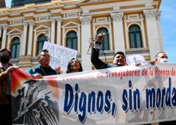 [APG] / Representantes de la prensa en una protesta