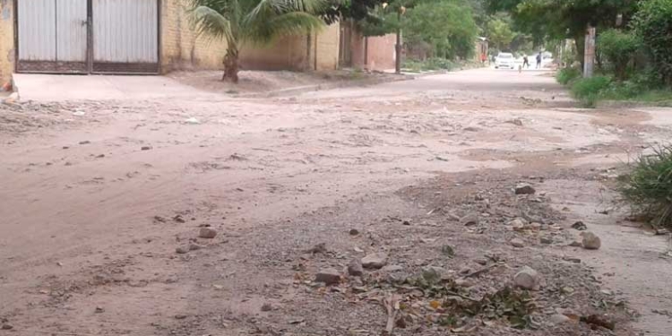 Concejal de Yacuiba denuncia falta de inversión en pavimentación por parte del alcalde Carlos Brú