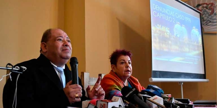 La exministra de Desarrollo Productivo y Economía Plural, Teresa Morales, y el exministro de Gobierno, Carlos Romero