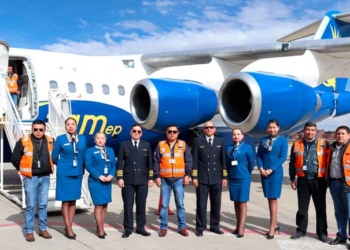 Tripulación del vuelo inaugural