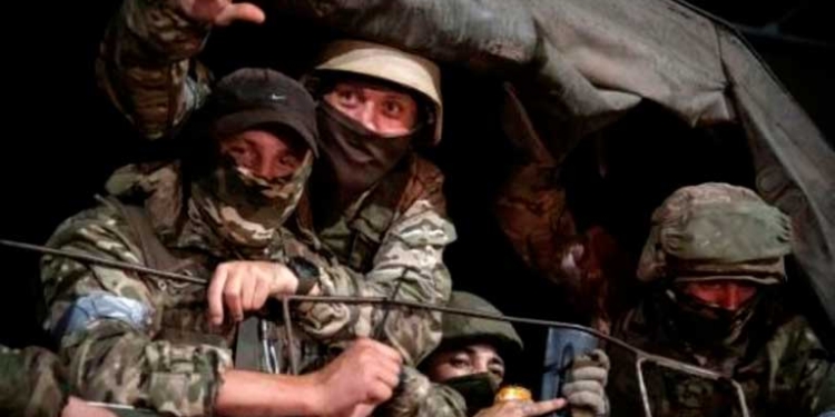 Combatientes del grupo Wagner en un vehículo en Rostov, Rusia, el 24 de junio de 2023 AFP