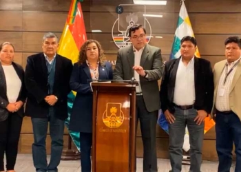 Conferencia de prensa conjunta de la primera Vicepresidenta del Senado, Gladys Alarcón y el presidente de Diputados, Jerges Mercado.