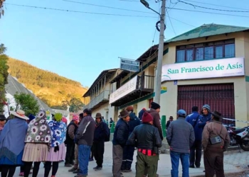 Violento asalto a agencia de la Cooperativa La Sagrada Familia en Cochabamba