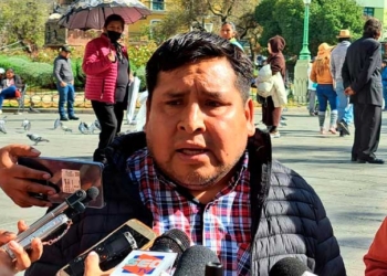 Edgar Salazar en conferencia de prensa. Foto: ERBOL