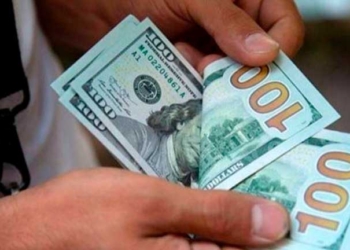 Gobierno informa normalización de venta de dólares en Bolivia