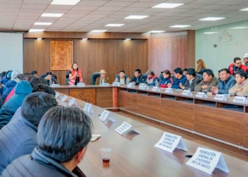 Acuerdo entre transportistas y autoridades de El Alto: Fijan pasaje único en Bs 1.50