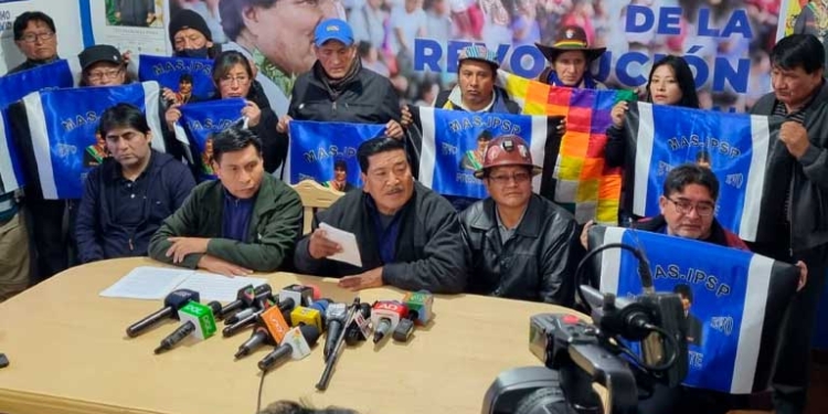 La Dirección Nacional del MAS brindó su apoyo a Morales y tildó de traidor a Arce. Foto: ERBOL.