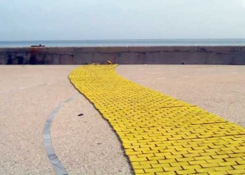 Instalación del artista Carlos Nicanor en el Malecón de La Habana (Foto del autor)