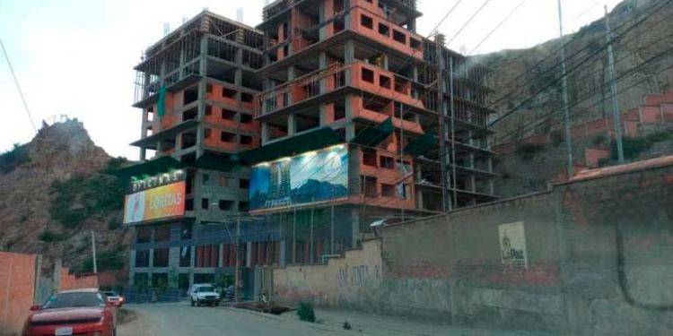 Las Loritas en Irpavi, limitado a cinco pisos