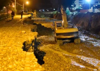 La plataforma de Aruntaya se cayó anoche producto de la intensa lluvia