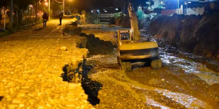 La plataforma de Aruntaya se cayó anoche producto de la intensa lluvia