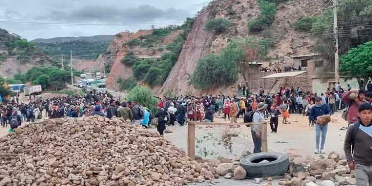 Bloqueos en Bolivia: Pérdidas económicas superan los $500 millones en una semana, afirma gobierno