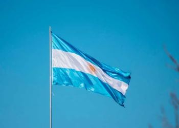 FMI desembolsa 4.700 millones de dólares para respaldar el plan de estabilización económica de Argentina
