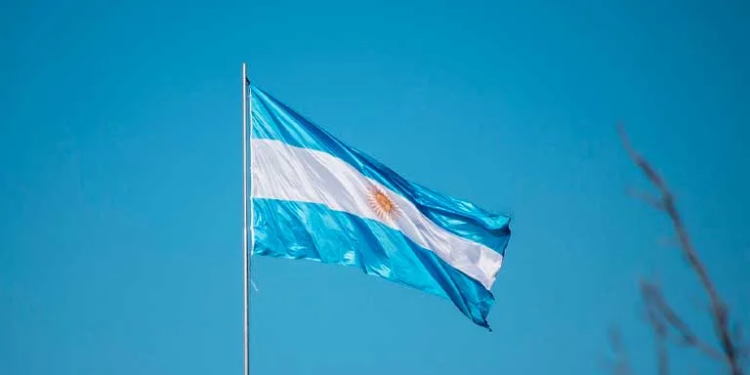 FMI desembolsa 4.700 millones de dólares para respaldar el plan de estabilización económica de Argentina