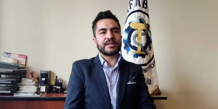 Escasez de dólares amenaza importación de medicamentos, alertan farmacéuticas