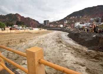 Desborde del río Huayñajahuira en La Paz: críticas a la falta de alerta temprana