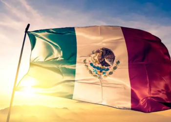 México evacúa personal diplomático de Ecuador tras incidente en embajada