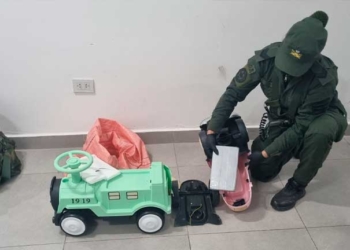 Detienen a boliviano con 2 kilos de cocaína ocultos en juguetes en la frontera con Argentina