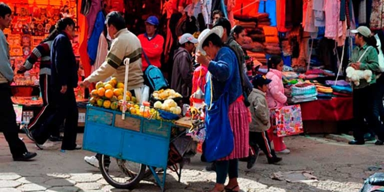OIT: Bolivia presenta una de las tasas más altas, con más del 80 % de trabajadores informales