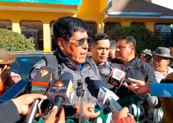 Artesanos de El Alto anuncian movilizaciones en contra del gobierno por escasez e inestabilidad del precio del dólar