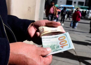 Crisis económica en Bolivia: El dólar en el mercado negro llega a 12,60 bolivianos