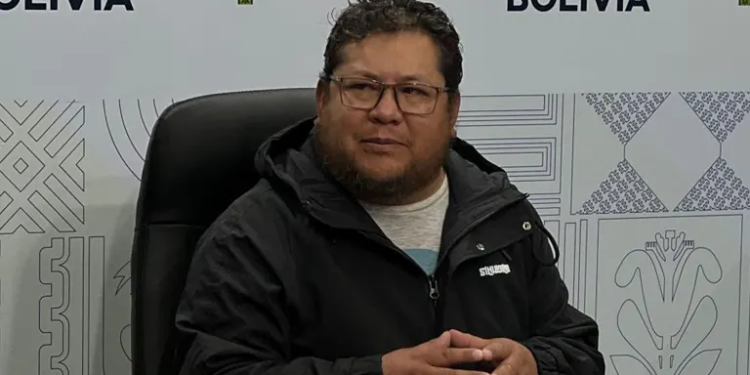 El ministro de Trabajo, Erland Rodríguez.