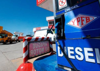 Presupuesto de Bolivia para 2025 prevé continuar con la subvención de combustibles