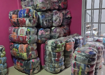 Fardos de ropa usada se comercializan sin temor e inescrupulosamente en Bolivia