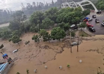 Tormenta inunda Tarija y colapsa principales avenidas
