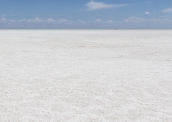 Empresas europeas buscan explotar litio en el salar de Coipasa