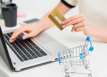 Bancos en Bolivia aumentan restricciones para compras por internet