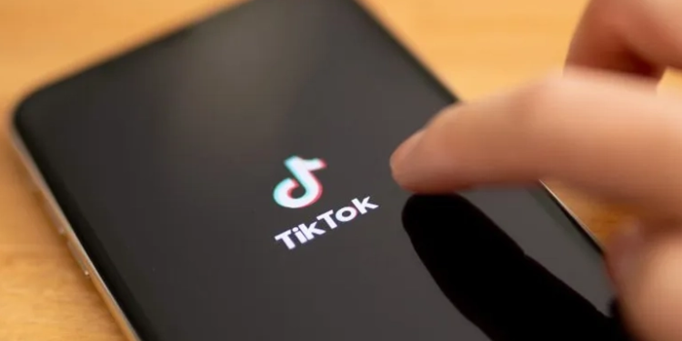 TikTok lanza nuevas funciones de control parental para proteger a adolescentes