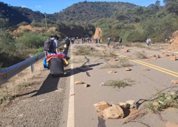 Bloqueos de caminos en Tomina