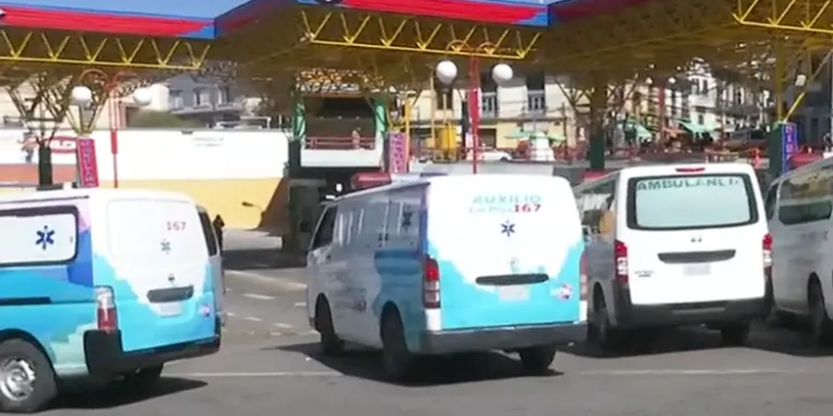 Las ambulancias ambulan en la Av.. Montes por falta de combustible