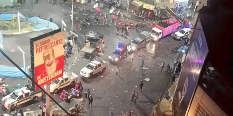 Caos y descontrol tras el convite del Gran Poder en La Paz