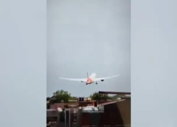 Tragedia aérea en India: avión de Air India se estrella tras despegar