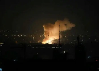 APN / Cordon Press | Humo sobre Teherán tras el ataque israelí de este 13 de junio de 2025.
