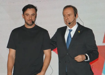 Juan Pablo Velasco junto a Jorge Tuto Quiroga. Foto: APG