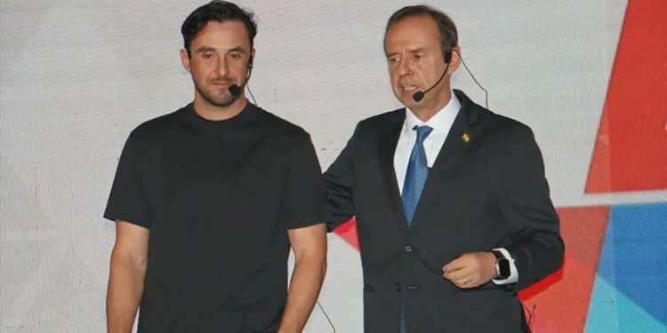 Juan Pablo Velasco junto a Jorge Tuto Quiroga. Foto: APG