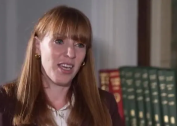 Angela Rayner durante la entrevista | Foto: ITV News