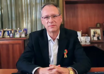Dunn ofrece 15 reformas para cambiar el Estado a los candidatos presidenciales