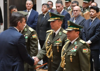 Presidente posesiona a General Mirko Antonio Sokol como nuevo comandante de la Policía.