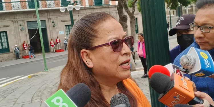 La diputada de unidad Lily Zurita