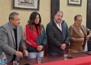 El jefe nacional de ADN, Gabriel Gutiérrez, hizo pública la candidatura