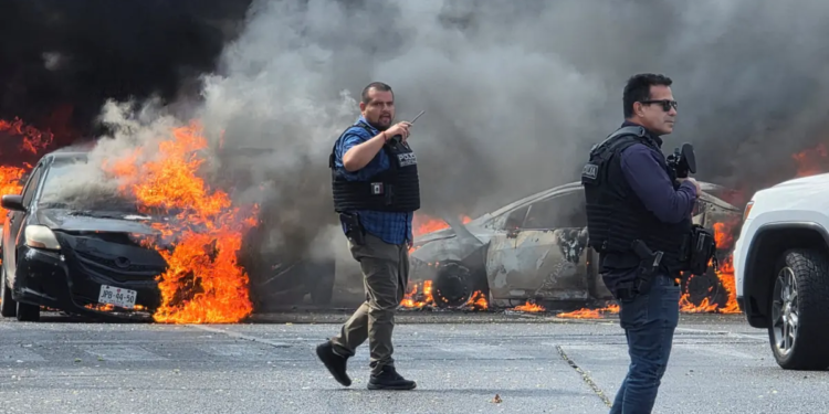 Cae “El Mencho” y México arde: bloqueos, incendios y tensión tras la muerte del líder del Cartel Jalisco